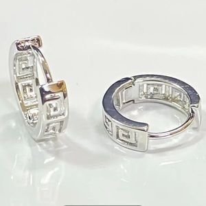 BNWT 18k gold plated mesh hoop earrings